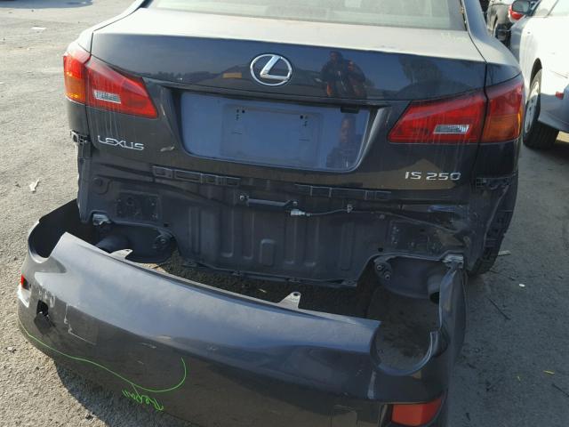 JTHBK262272029228 - 2007 LEXUS IS 250 GRAY photo 9