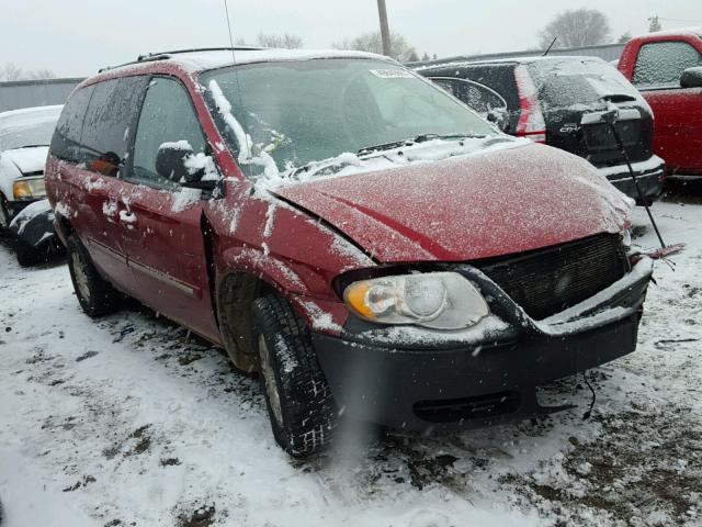 2A4GP54L17R222620 - 2007 CHRYSLER TOWN & COU RED photo 1