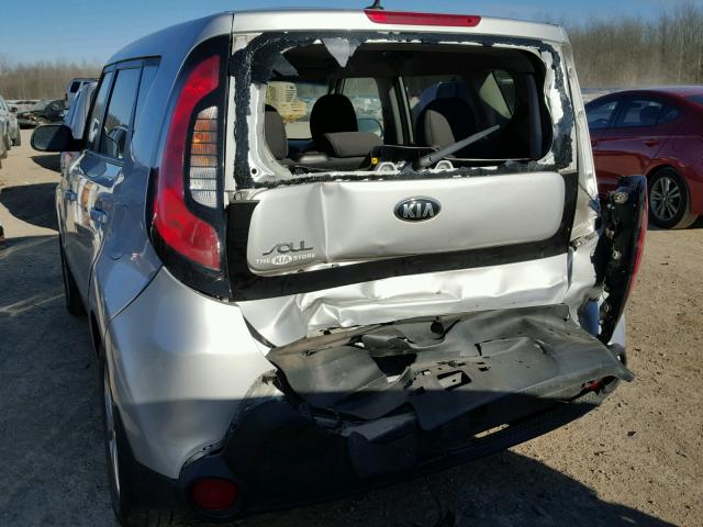 KNDJN2A22E7729908 - 2014 KIA SOUL SILVER photo 9