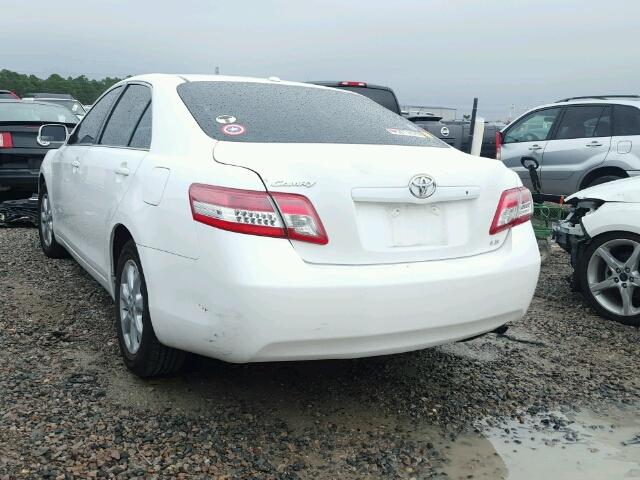 4T4BF3EK8BR133380 - 2011 TOYOTA CAMRY BASE WHITE photo 3