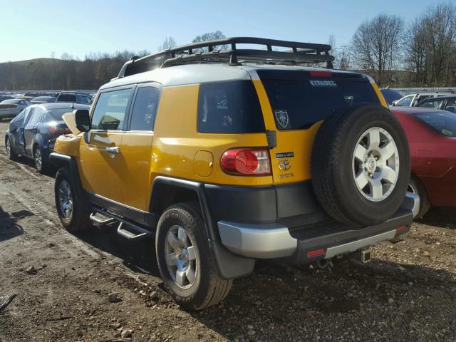 JTEBU11F670092291 - 2007 TOYOTA FJ CRUISER YELLOW photo 3