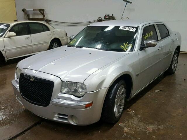 2C3JA63H15H163477 - 2005 CHRYSLER 300C SILVER photo 2