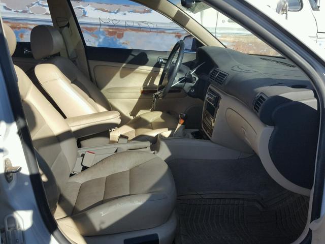 WVWPD23B4YP176516 - 2000 VOLKSWAGEN PASSAT GLX 白色 照片 5