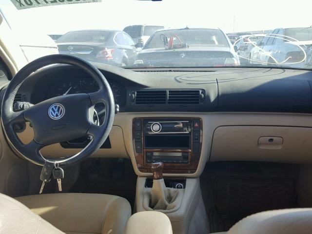 WVWPD23B4YP176516 - 2000 VOLKSWAGEN PASSAT GLX 白色 照片 9