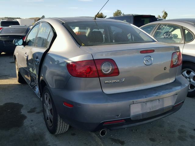 JM1BK12F261443800 - 2006 MAZDA 3 I GRAY photo 3