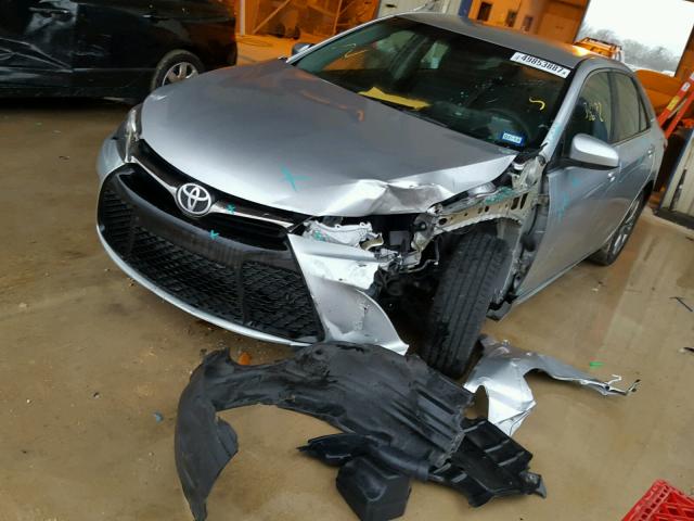 4T1BF1FK3FU084074 - 2015 TOYOTA CAMRY LE GRAY photo 2