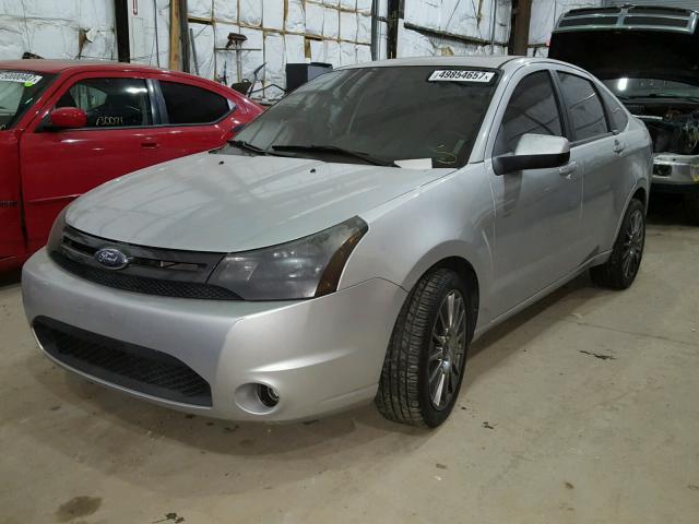 1FAHP3GN7AW232553 - 2010 FORD FOCUS SES SILVER photo 2