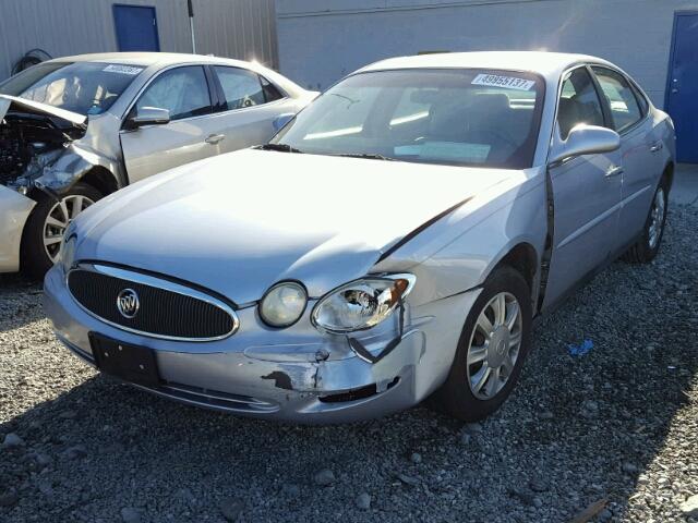 2G4WC532651310219 - 2005 BUICK LACROSSE C SILVER photo 2