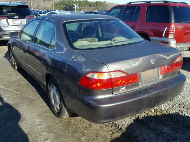 1HGCG554XWA043492 - 1998 HONDA ACCORD LX GRAY photo 3