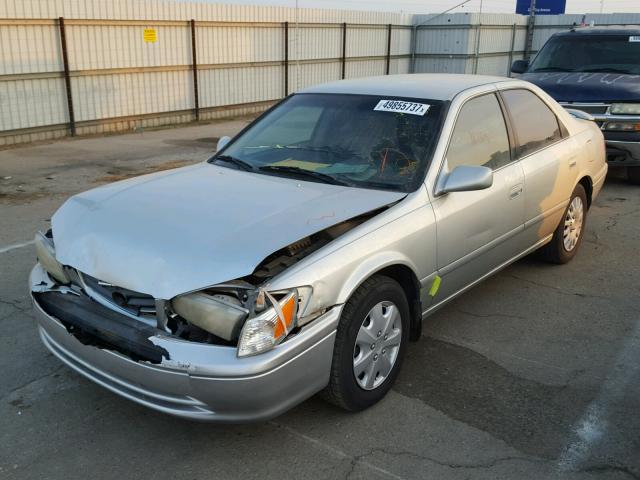 JT2BG22K3Y0528666 - 2000 TOYOTA CAMRY CE SILVER photo 2