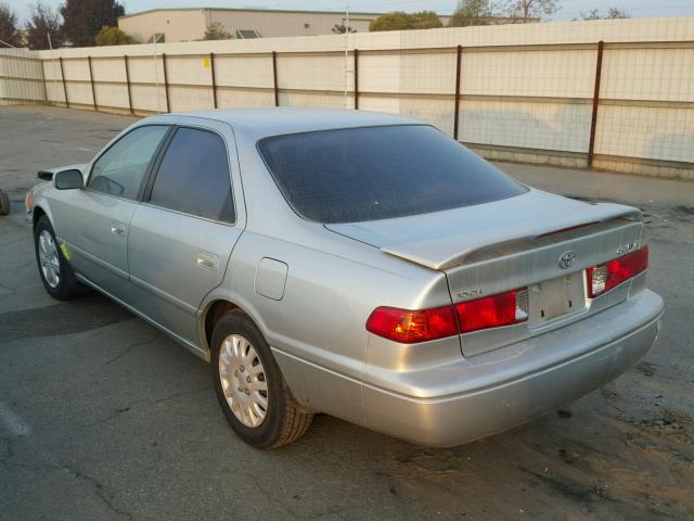 JT2BG22K3Y0528666 - 2000 TOYOTA CAMRY CE SILVER photo 3