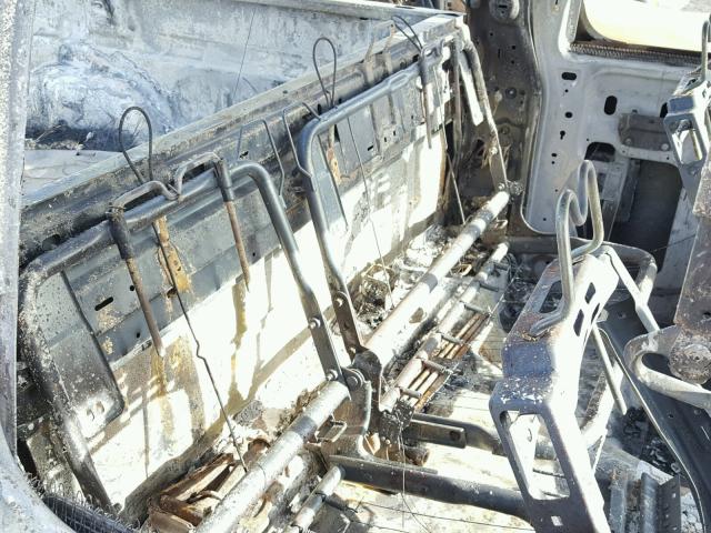 1GTEK29079E125012 - 2009 GMC SIERRA K15 BURN photo 6