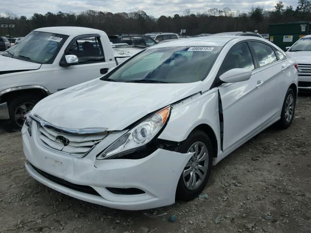 5NPEB4AC7BH194127 - 2011 HYUNDAI SONATA GLS WHITE photo 2