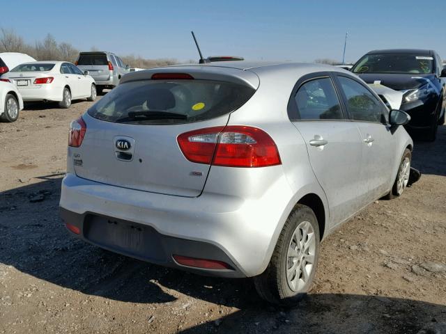 KNADM5A33E6329823 - 2014 KIA RIO LX Արծաթագույն լուսանկար 4