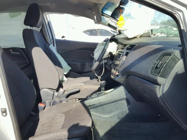 KNADM5A33E6329823 - 2014 KIA RIO LX Արծաթագույն լուսանկար 5
