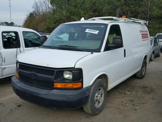 1GCFG15X461206412 - 2006 CHEVROLET EXPRESS G1 WHITE photo 2