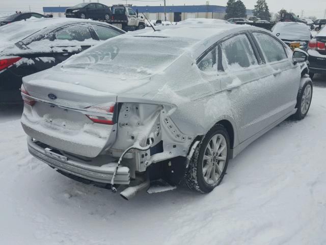 3FA6P0LU3HR305269 - 2017 FORD FUSION SE SILVER photo 4