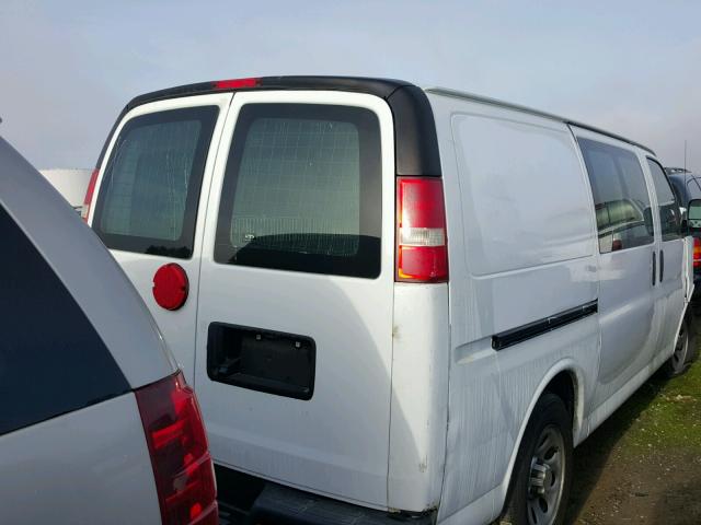 1GCSGAFX6E1157001 - 2014 CHEVROLET EXPRESS G1 WHITE photo 4