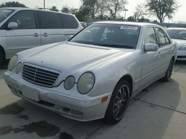 WDBJF65J71B335588 - 2001 MERCEDES-BENZ E 320 SILVER photo 2