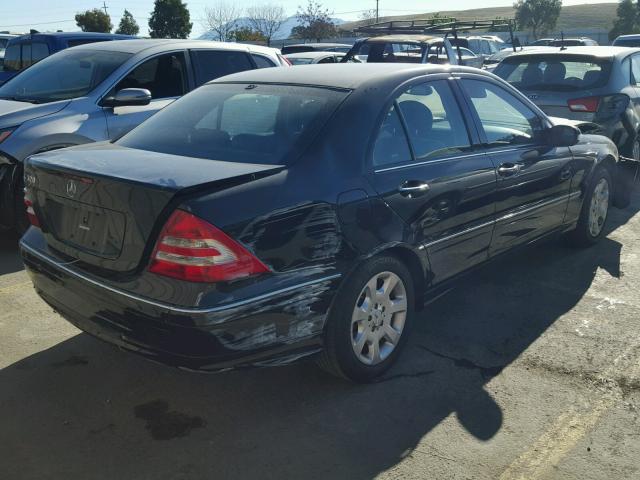 WDBRF64J55F609793 - 2005 MERCEDES-BENZ C 320 BLACK photo 4