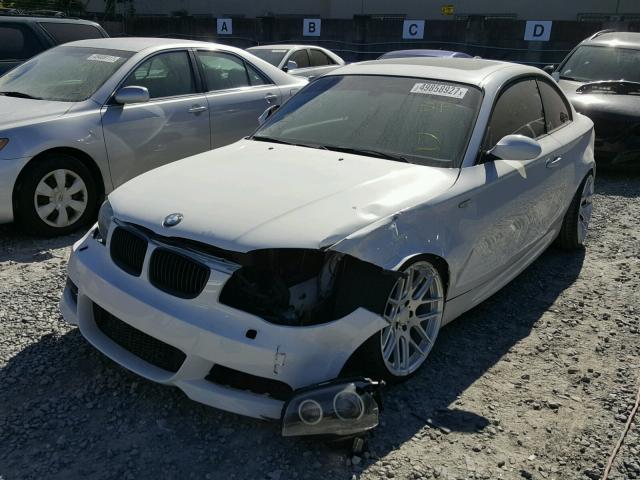 WBAUC73519VK94823 - 2009 BMW 135 I WHITE photo 2