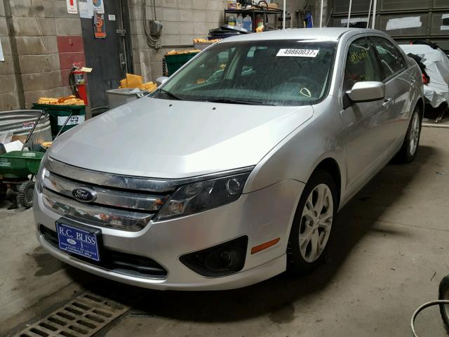 3FAHP0HGXCR329718 - 2012 FORD FUSION SE SILVER photo 2