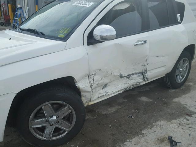 1J8FF47W27D123479 - 2007 JEEP COMPASS WHITE photo 9