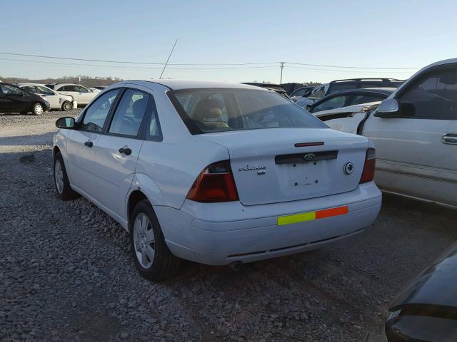 1FAHP34N17W323203 - 2007 FORD FOCUS ZX4 WHITE photo 3