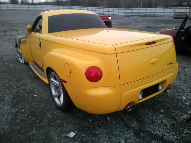 1GCES14P54B110467 - 2004 CHEVROLET SSR 黄色 照片 3