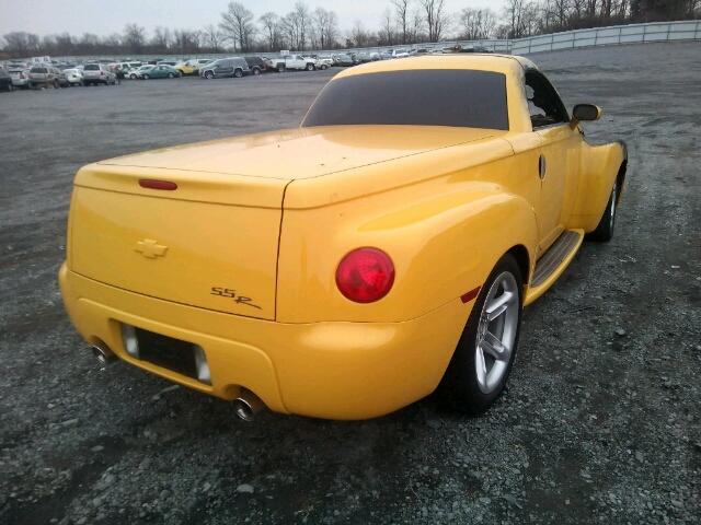 1GCES14P54B110467 - 2004 CHEVROLET SSR YELLOW photo 4