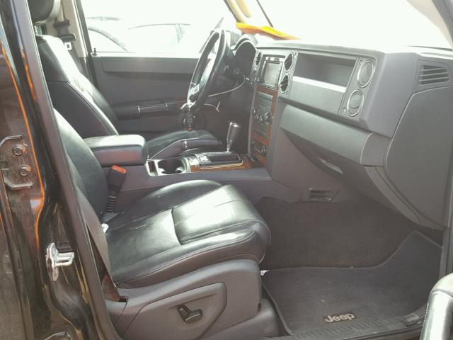 1J4RG5GT0AC108743 - 2010 JEEP COMMANDER BLACK photo 5