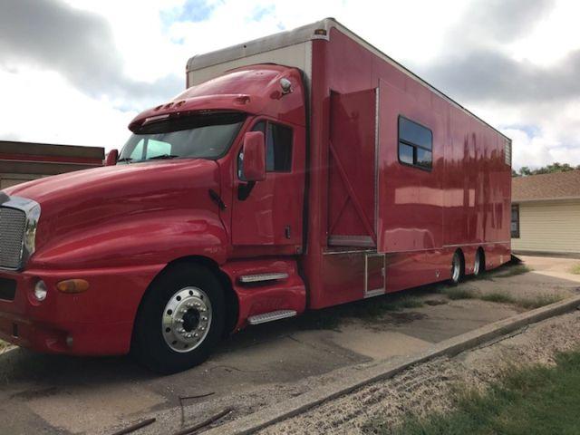 DRMVB0000156441M0 - 2006 CUMMINS SPECIAL RED photo 2