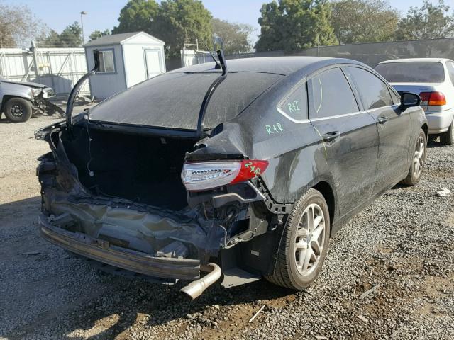 3FA6P0H73GR217369 - 2016 FORD FUSION SE BLACK photo 4