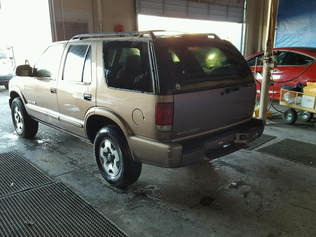 1GNDT13W32K194181 - 2002 CHEVROLET BLAZER TAN photo 3