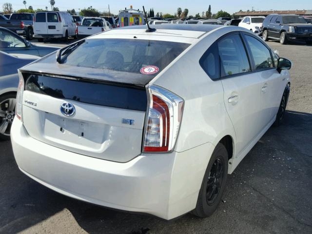 JTDKN3DU9F1940938 - 2015 TOYOTA PRIUS WHITE photo 4