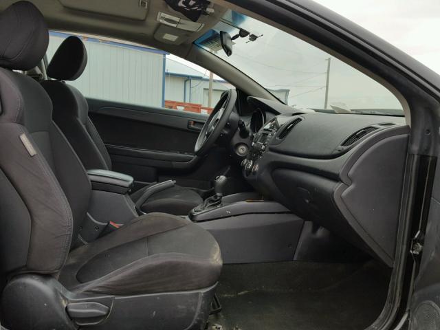 KNAFU6A29C5598174 - 2012 KIA FORTE EX BLACK photo 5