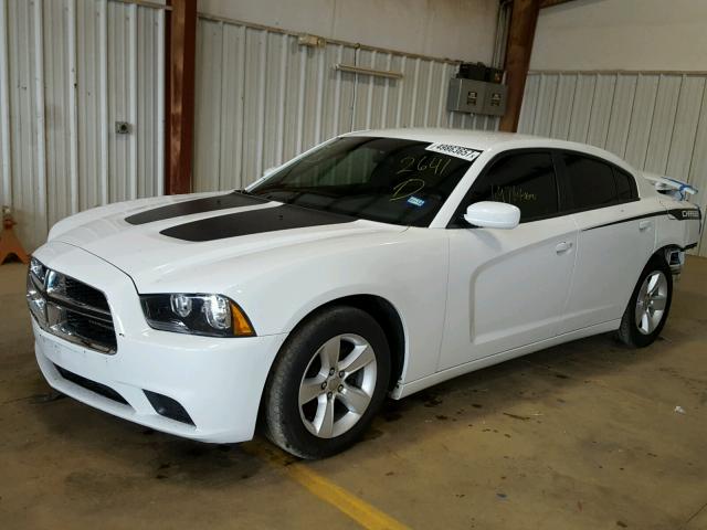 2C3CDXBG3EH192641 - 2014 DODGE CHARGER WHITE photo 2