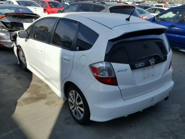 JHMGE8H53DC032927 - 2013 HONDA FIT SPORT WHITE photo 3