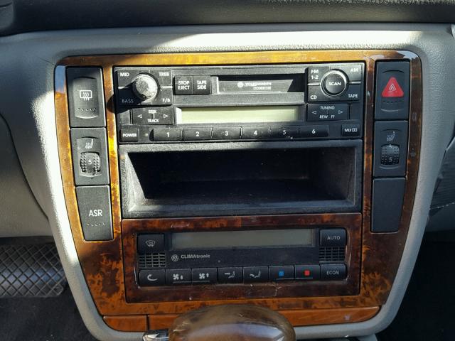 WVWBH63B61P010865 - 2001 VOLKSWAGEN PASSAT GLX BLACK photo 9