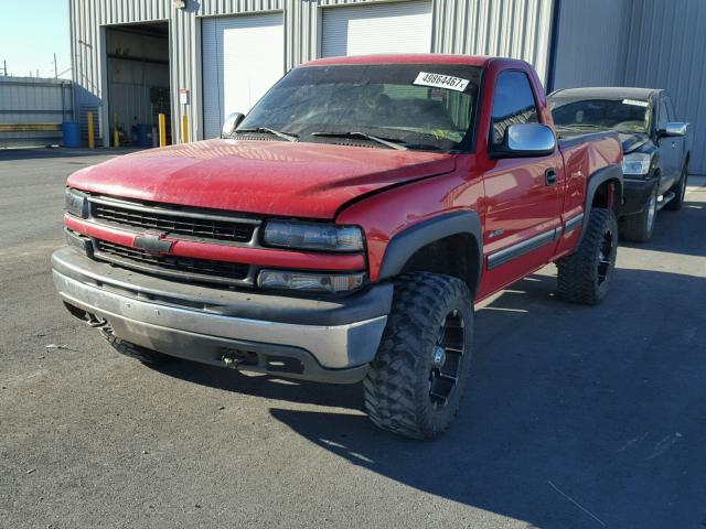 1GCEK14T32Z341739 - 2002 CHEVROLET SILVERADO RED photo 2