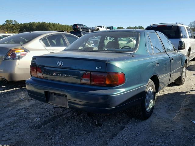 4T1BG12K0TU676854 - 1996 TOYOTA CAMRY DX GREEN photo 4