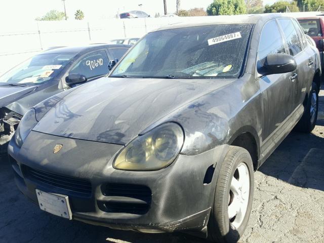 WP1AA29P45LA20737 - 2005 PORSCHE CAYENNE BLACK photo 2