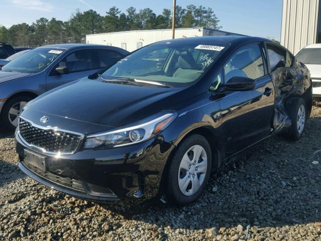 3KPFK4A79HE114699 - 2017 KIA FORTE LX BLACK photo 2