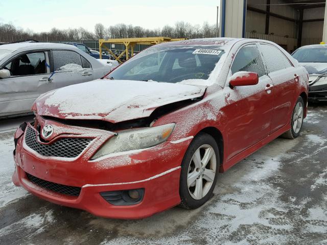 4T1BF3EK8AU057975 - 2010 TOYOTA CAMRY BASE RED photo 2