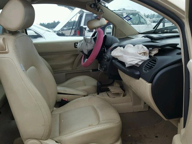 3VWRW31C07M517027 - 2007 VOLKSWAGEN NEW BEETLE 奶油色 照片 5