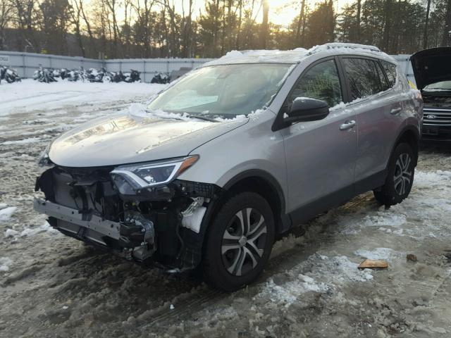 2T3BFREV9HW587502 - 2017 TOYOTA RAV4 LE Gümüş foto 2