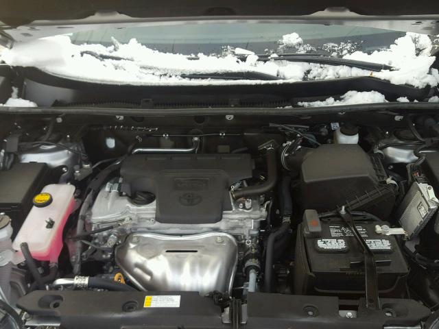 2T3BFREV9HW587502 - 2017 TOYOTA RAV4 LE Gümüş foto 7