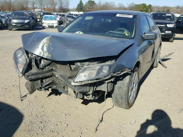 3FAHP0HGXAR365163 - 2010 FORD FUSION SE GRAY photo 2