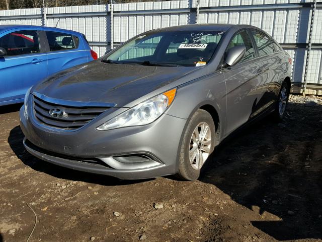 5NPEB4AC8DH707808 - 2013 HYUNDAI SONATA GLS GRAY photo 2