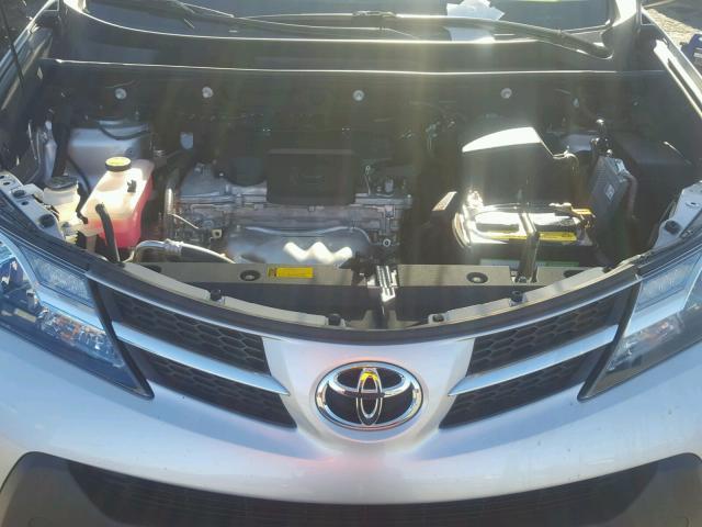 2T3RFREV7EW224853 - 2014 TOYOTA RAV4 XLE SILVER photo 7